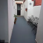 La Corte 1 *