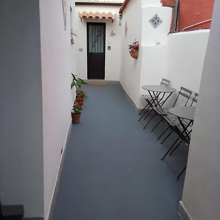 La Corte 1 *